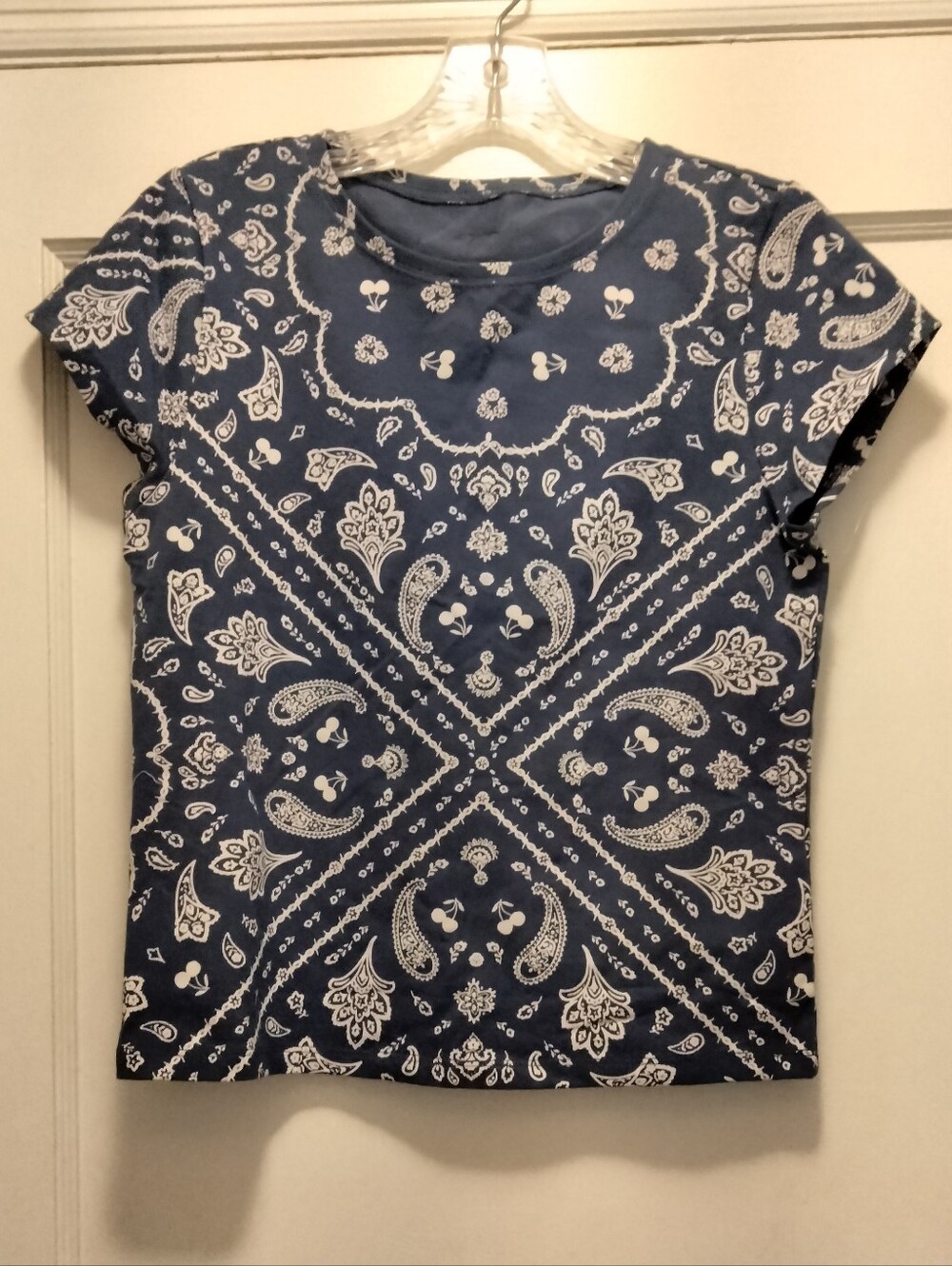 NWOT Out From Under URBAN OUTFITTERS Bec baby tee navy blue bandana print